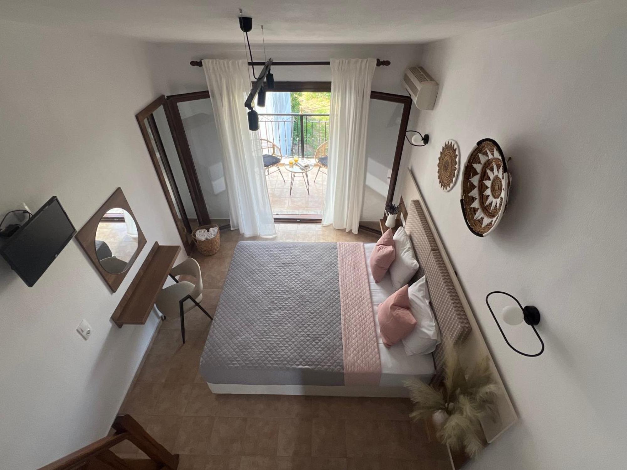 Apartment Pantheon Skiathos Town