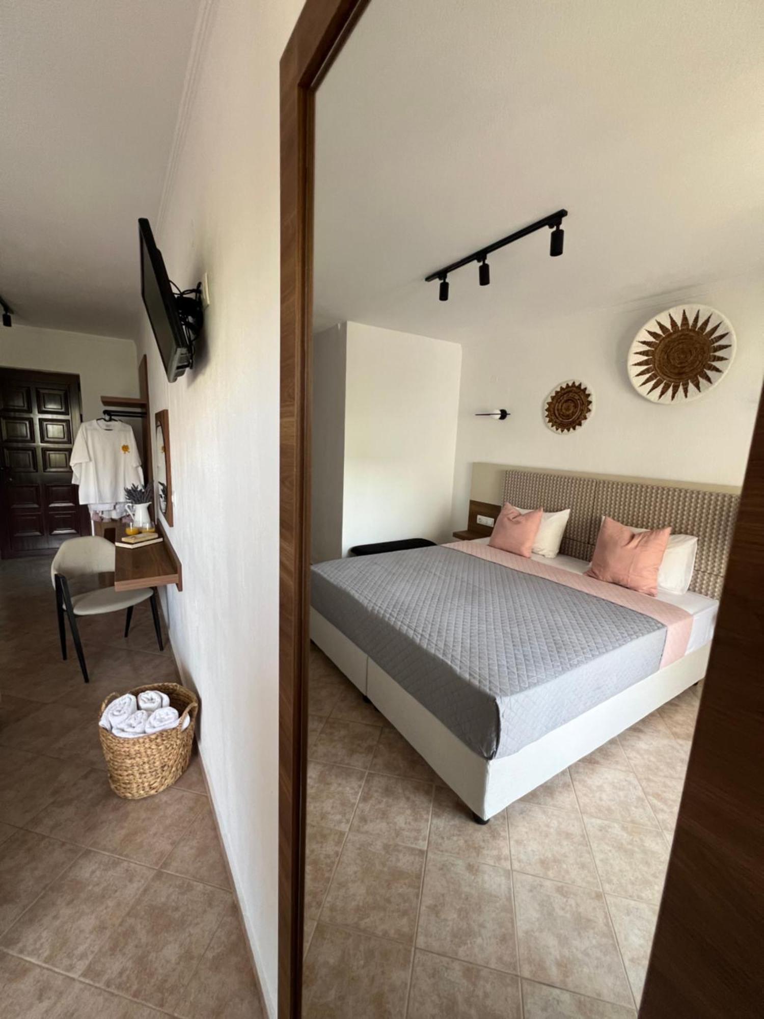 Pantheon Apartment